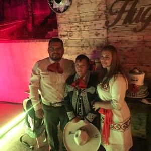 Meet your Posher, Miriam